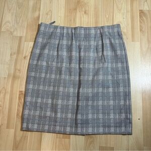 Amanda & Chelsea Womens plaid black and gray women's skirt Size MP